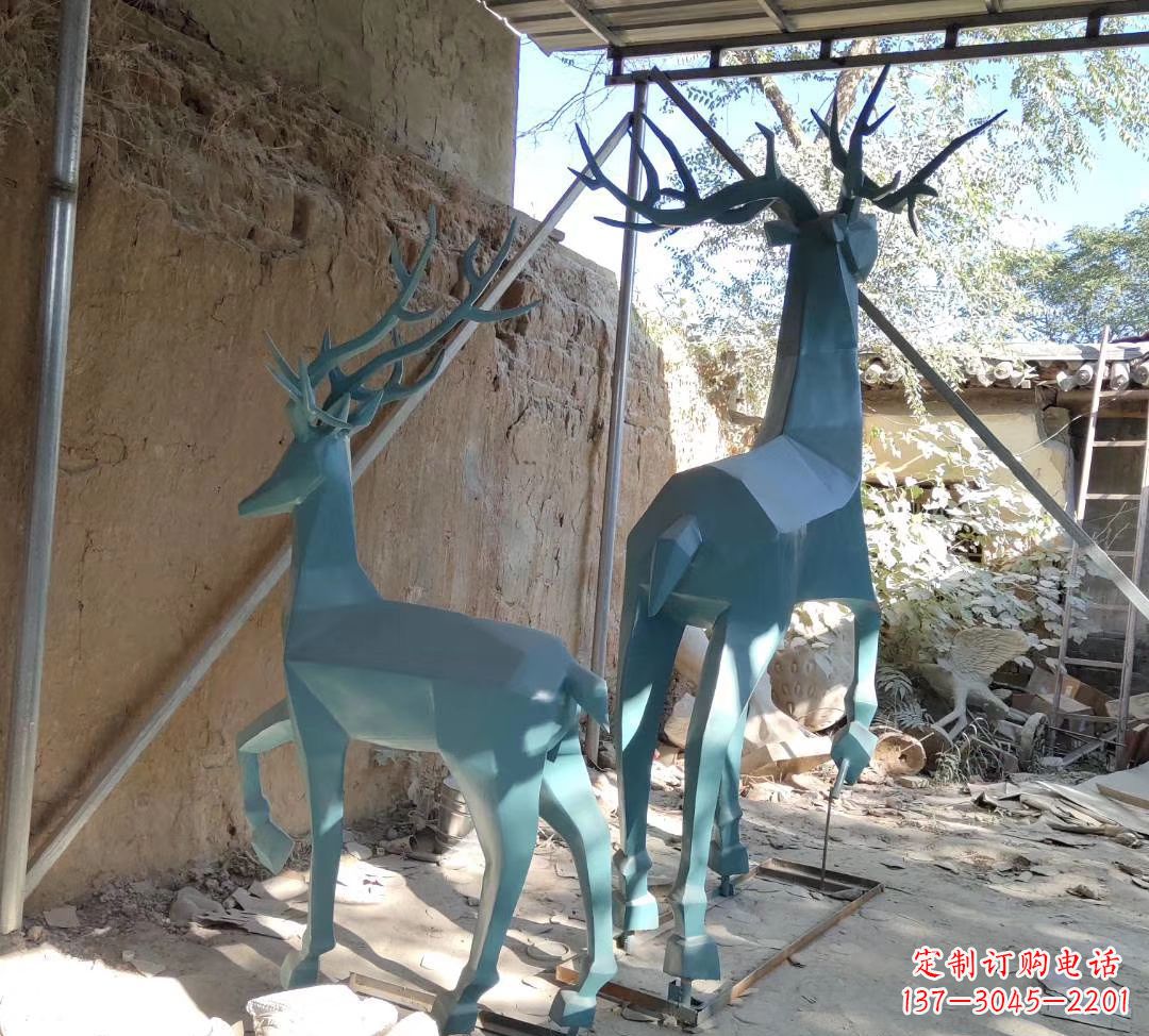 湖南不锈钢切面景观鹿雕塑——给景观增添优雅