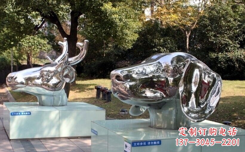 湖南十二生肖头像景观雕塑