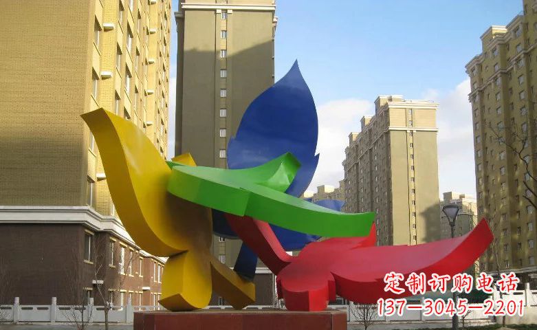 湖南不锈钢树叶景观雕塑美丽而精致