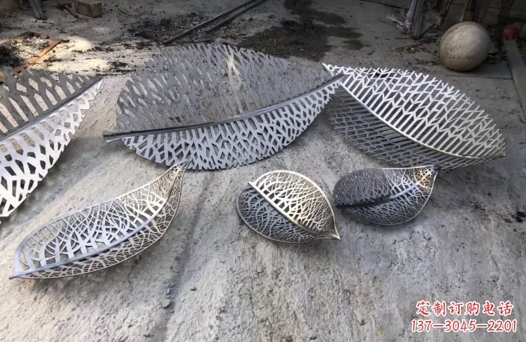 湖南优雅的不锈钢树叶雕塑