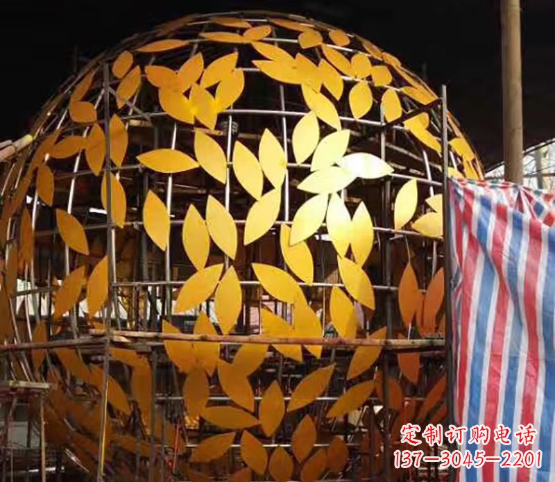 湖南不锈钢树叶镂空球景观雕塑