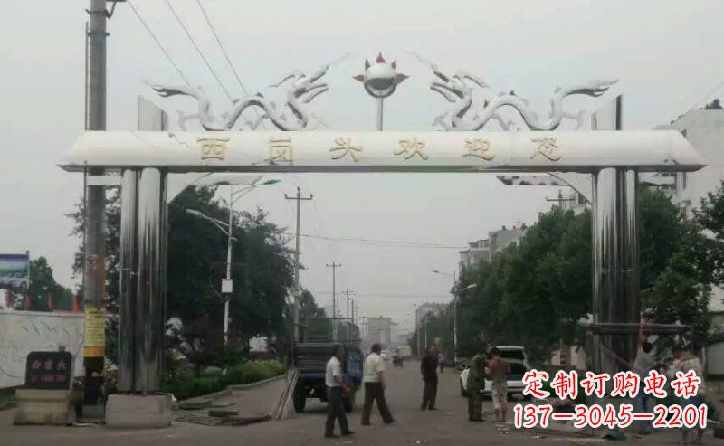 湖南不锈钢双龙戏珠牌坊传承文化的雕塑之美