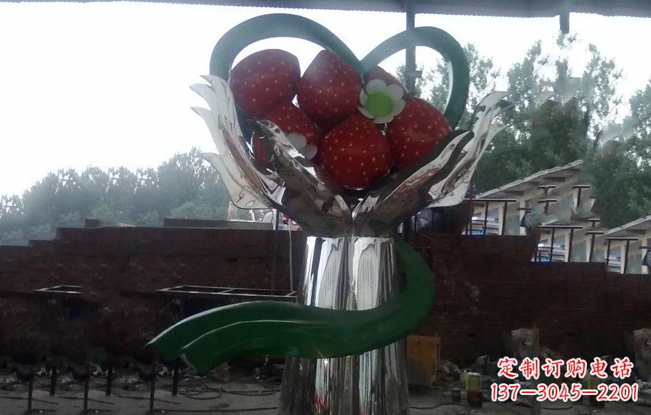 湖南不锈钢水果草莓雕塑