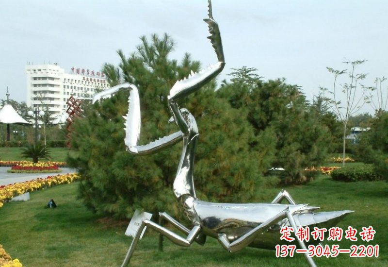 湖南不锈钢螳螂雕塑2