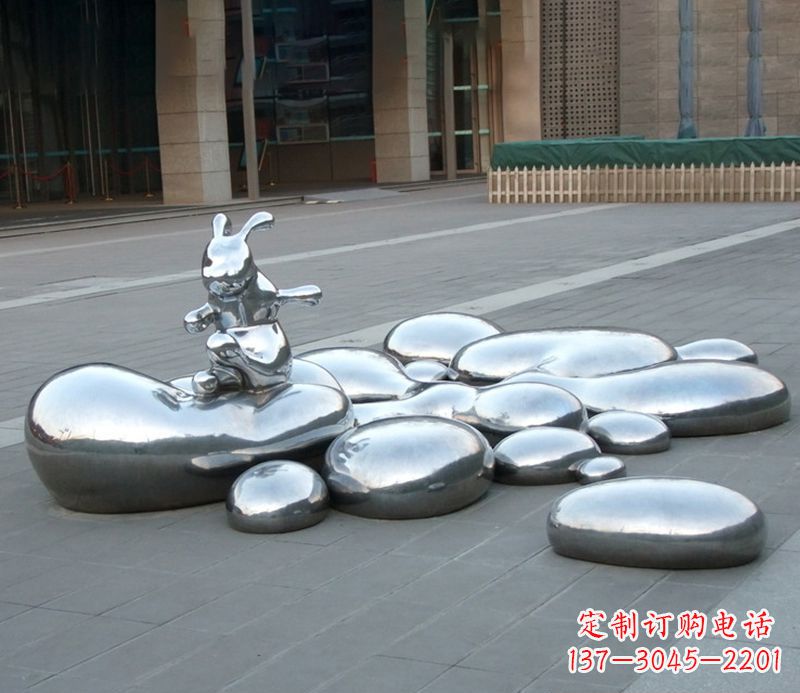 湖南不锈钢兔子雕塑饱含艺术美感的艺术品