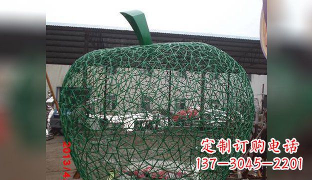 湖南不锈钢网制作的苹果雕塑——精致且耐久