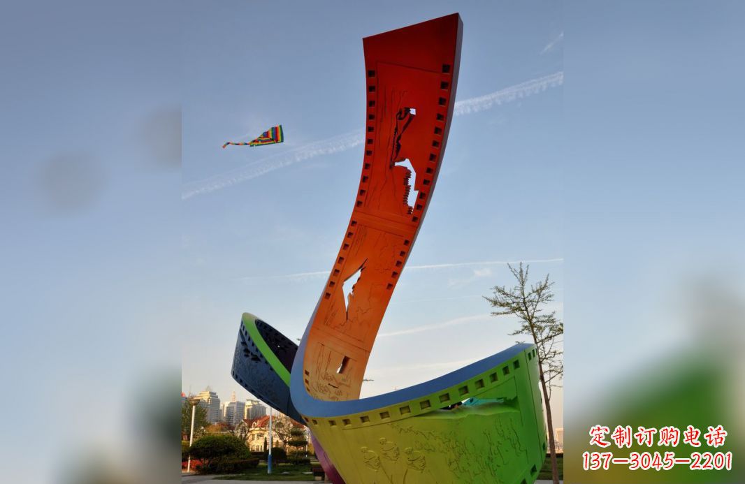 湖南不锈钢五彩胶卷广场景观雕塑