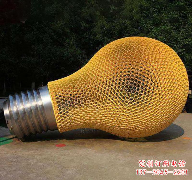 湖南不锈钢灯泡雕塑点亮小区景观