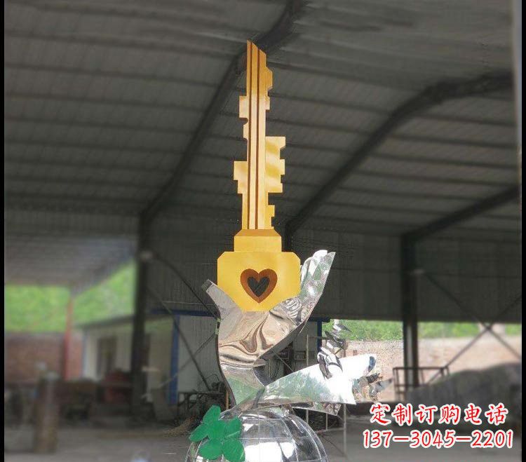 湖南不锈钢校园手提钥匙雕塑