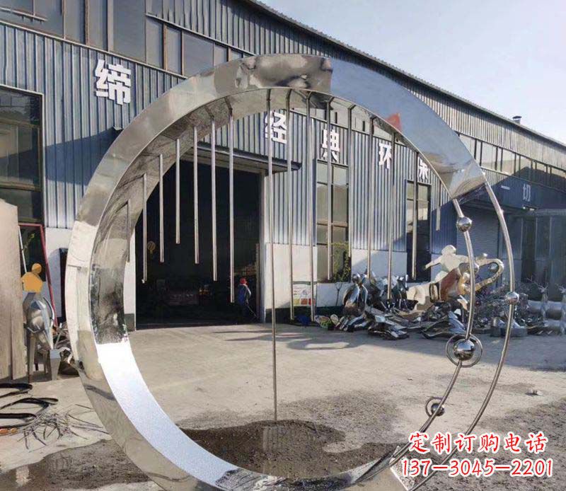 湖南不锈钢旋转流水圆环雕塑