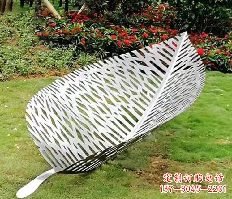 湖南不锈钢园林镂空树叶雕塑精美而抽象