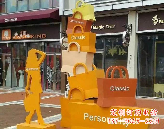 湖南步行街不锈钢购物袋和抽象人物雕塑