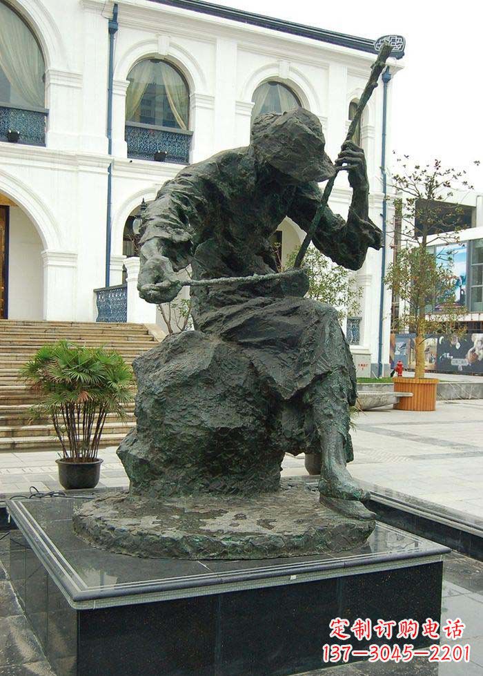 湖南节奏轻快的二胡雕塑