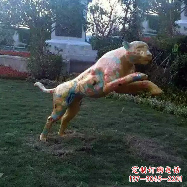 湖南彩绘豹子玻璃钢雕塑-草坪绿地动物摆件