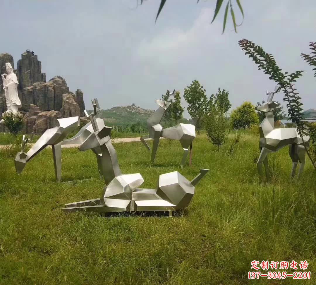 湖南不锈钢锻造的小鹿雕塑