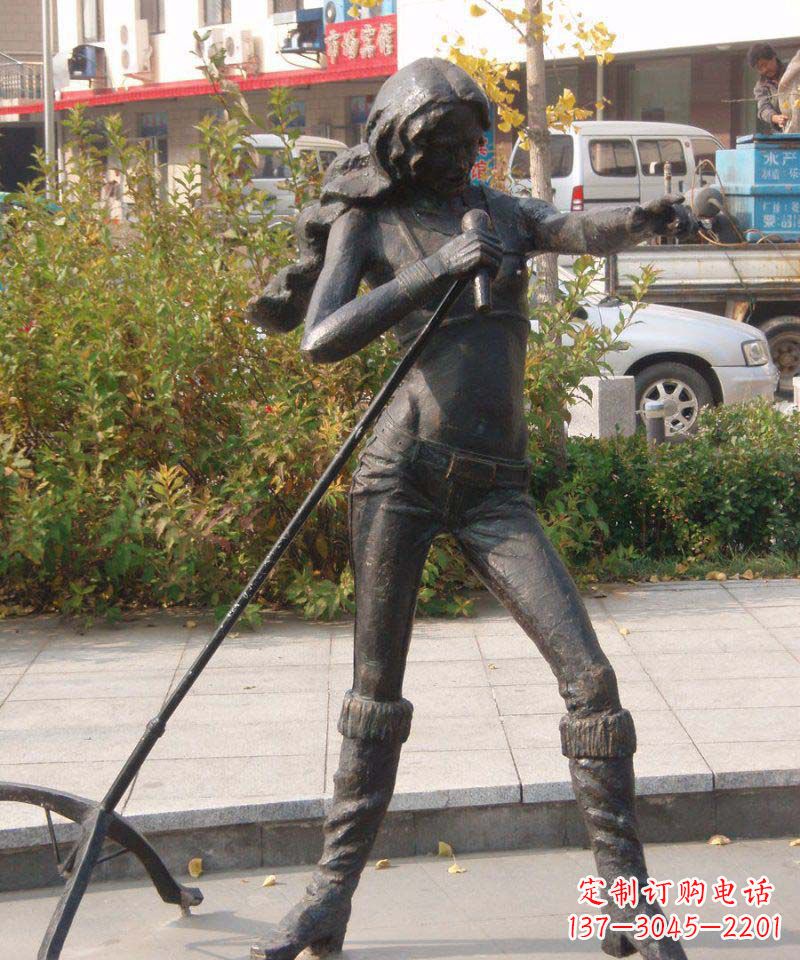 湖南唱歌的女人街边景观铜雕