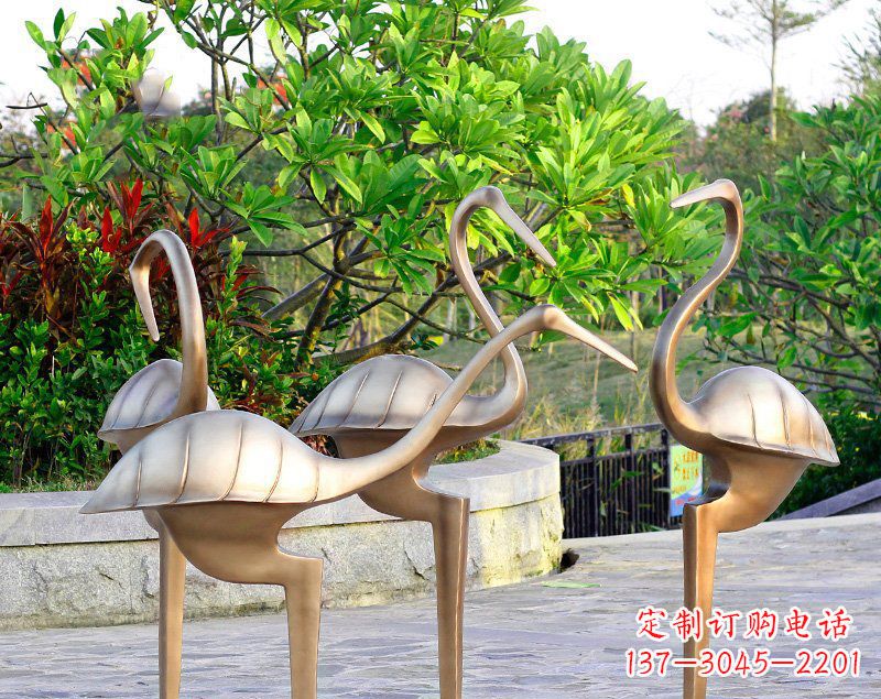 湖南丹顶鹤雕塑传承悠久的中国传统艺术