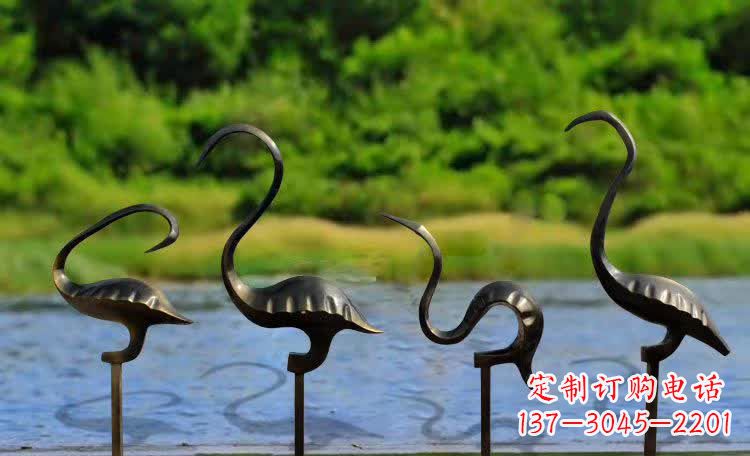 湖南细节雕琢,让仙鹤雕塑活灵活现