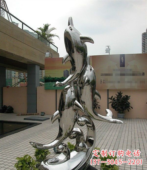 湖南海豚雕塑表达创意与活力