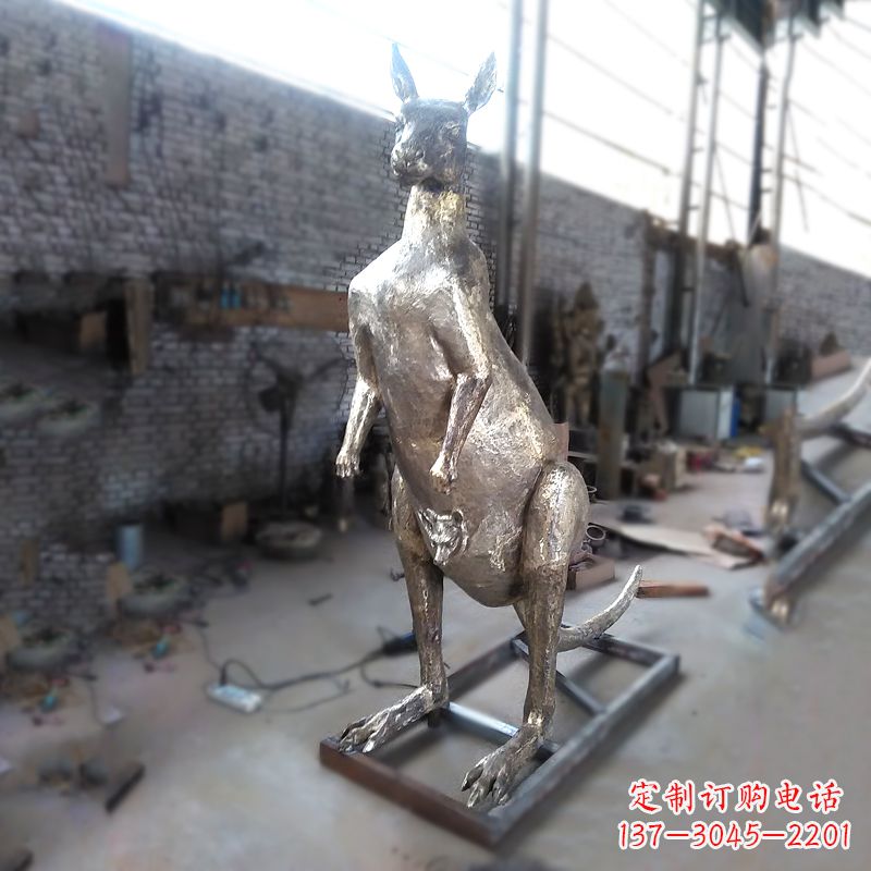 湖南纯铜铸造的袋鼠雕塑