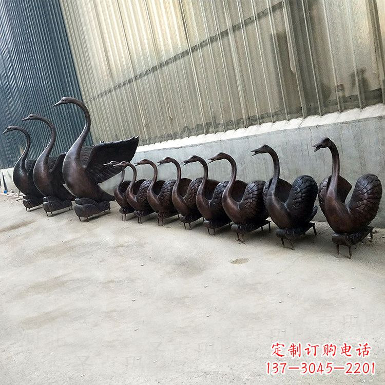 湖南精致的铜质天鹅雕塑