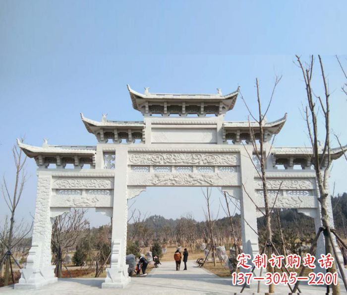 湖南“村口三门石雕牌楼”——悠久历史的见证