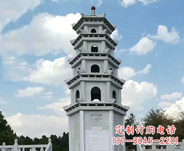湖南神秘的宝塔雕塑