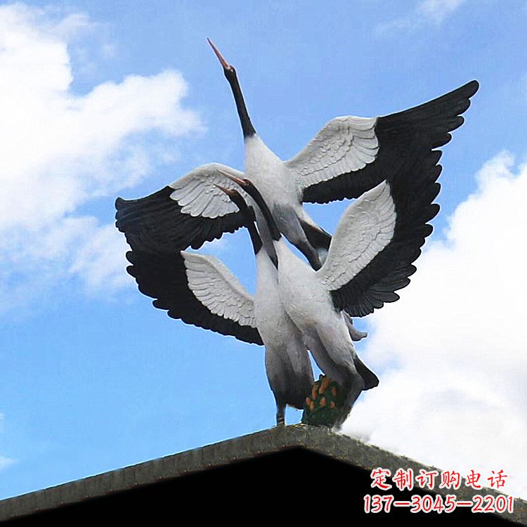 湖南大型仿真仙鹤玻璃钢景观动物雕塑