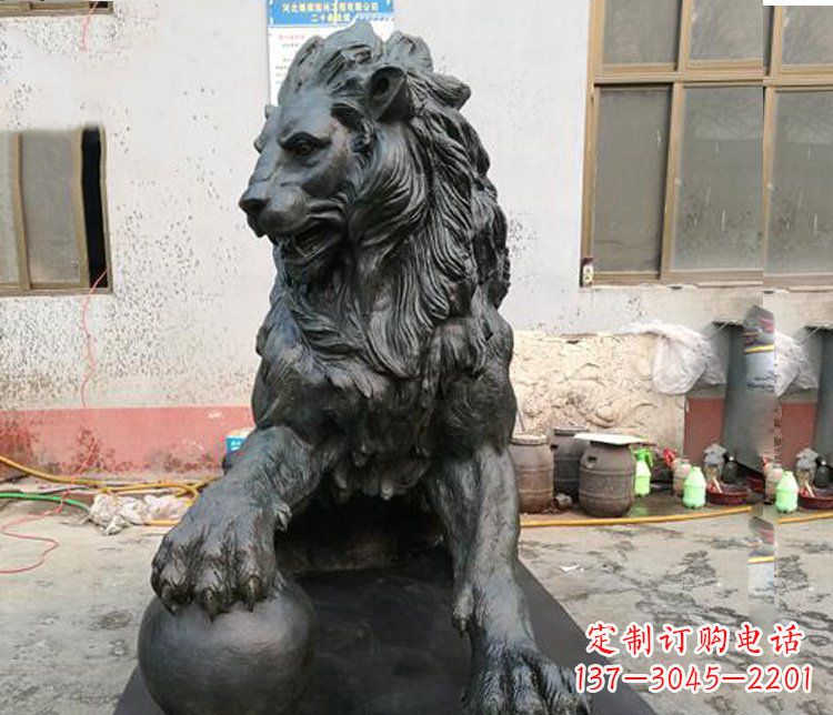湖南大型西方踩球狮子铜雕塑
