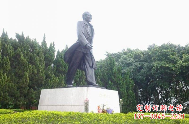 湖南邓小平铜雕