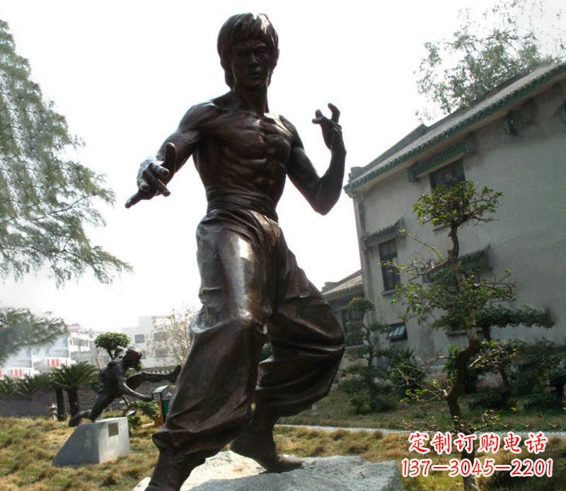 湖南传奇人物李小龙铜雕