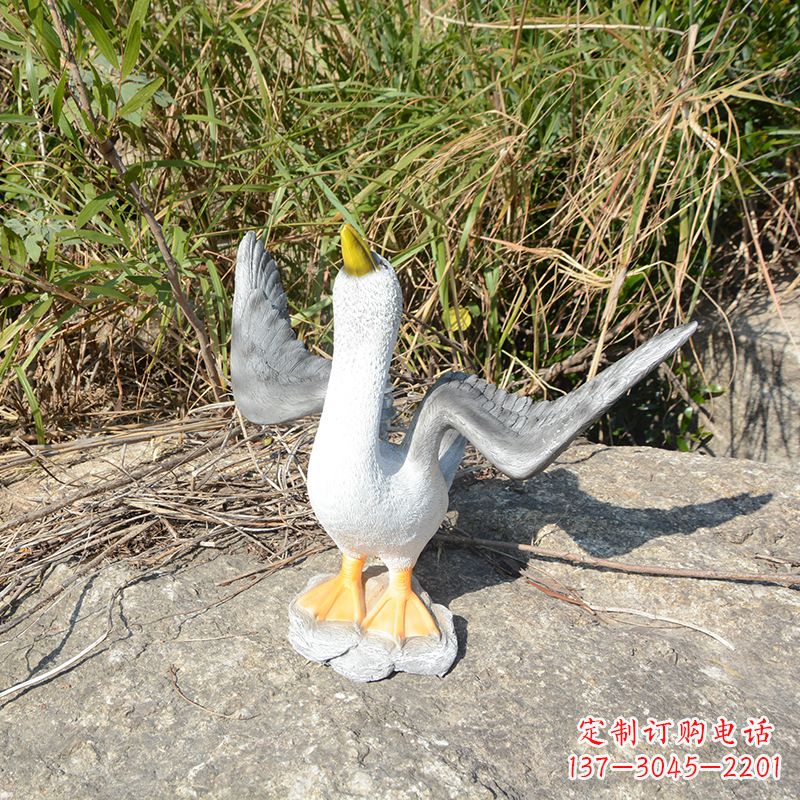 湖南雕塑少女与和平鸽