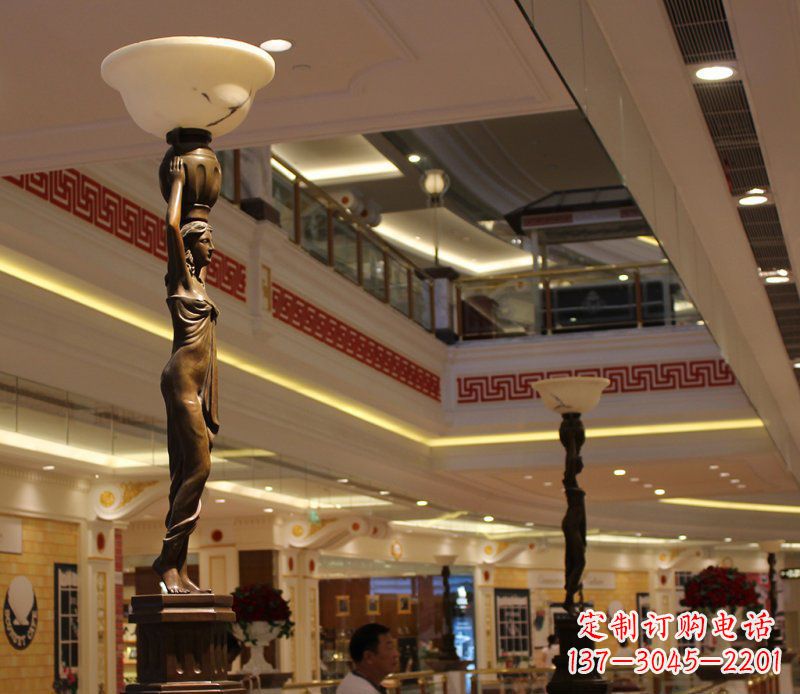 湖南高端玻璃钢仿铜雕塑——女人雕塑