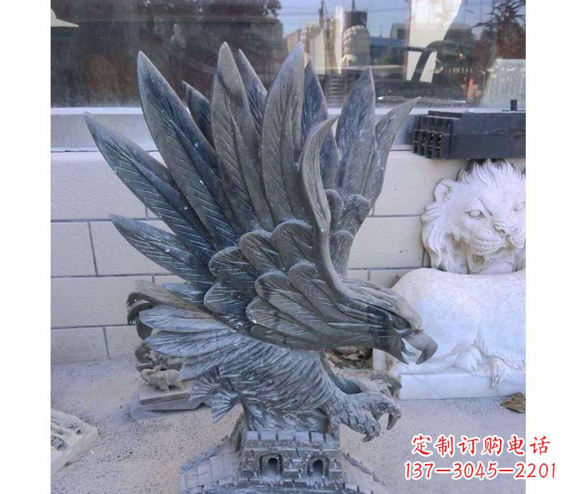 湖南动物雄鹰石雕
