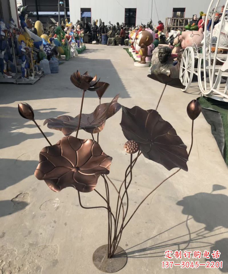 湖南精美锻铜荷花雕塑