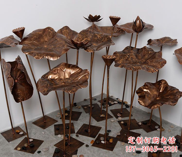 湖南锻铜荷花景观雕塑