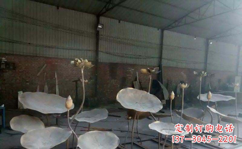 湖南锻铜荷叶荷花广场景观铜雕
