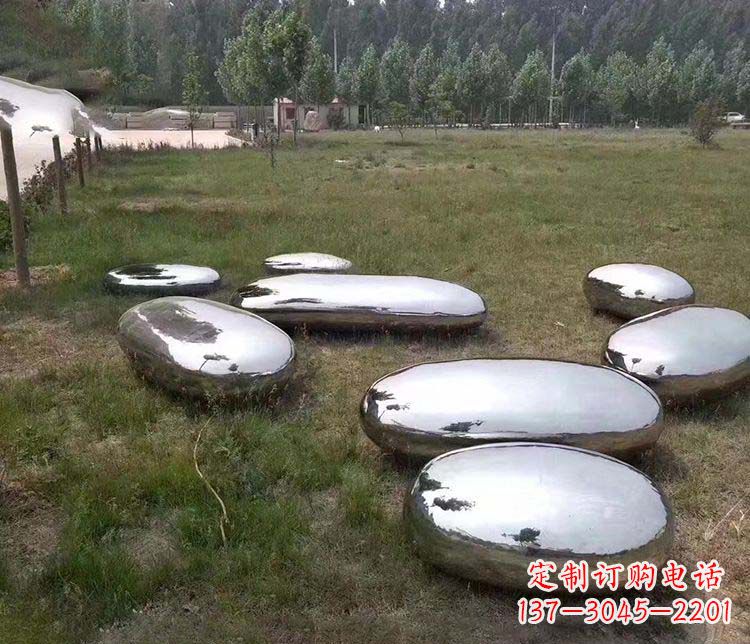 湖南抽象镜面不锈钢鹅卵石雕塑