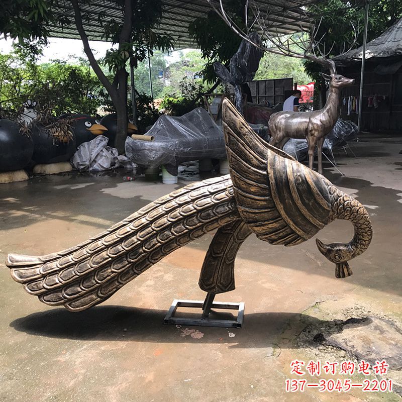 湖南仿铜玻璃钢定制孔雀雕塑