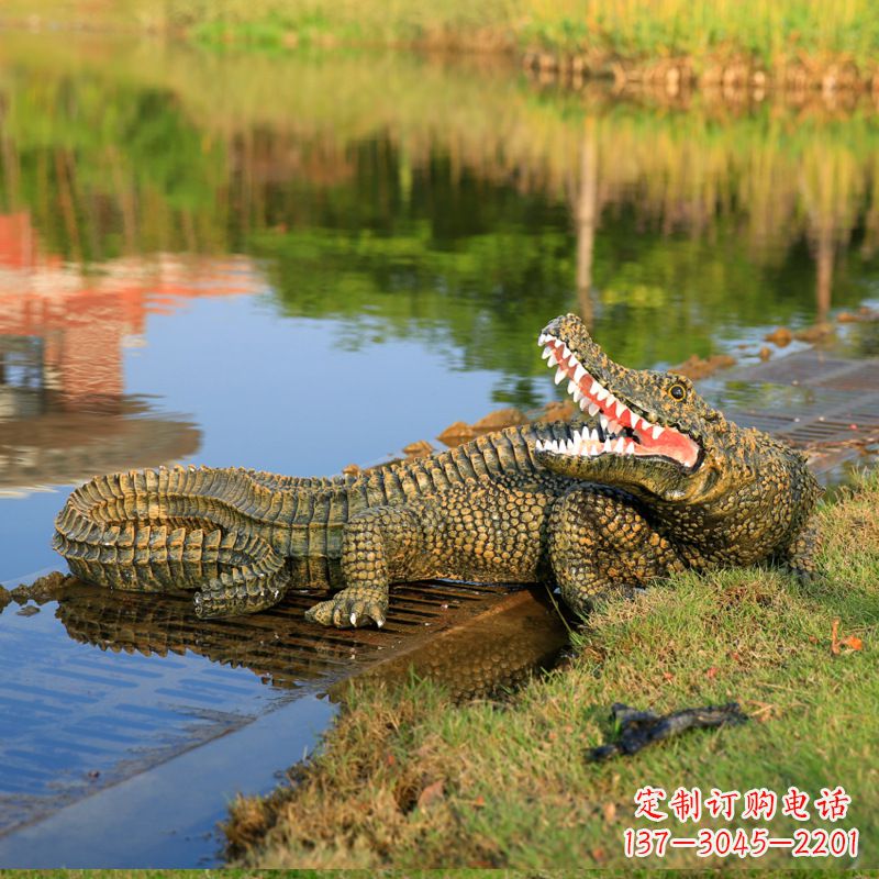 湖南金钱鳄鱼雕塑改善湿地公园水景的绝佳装饰