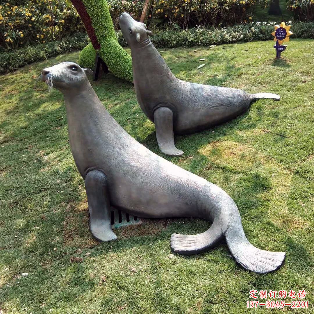 湖南仿真海豹玻璃钢雕塑-公园园林草坪动物雕塑摆件