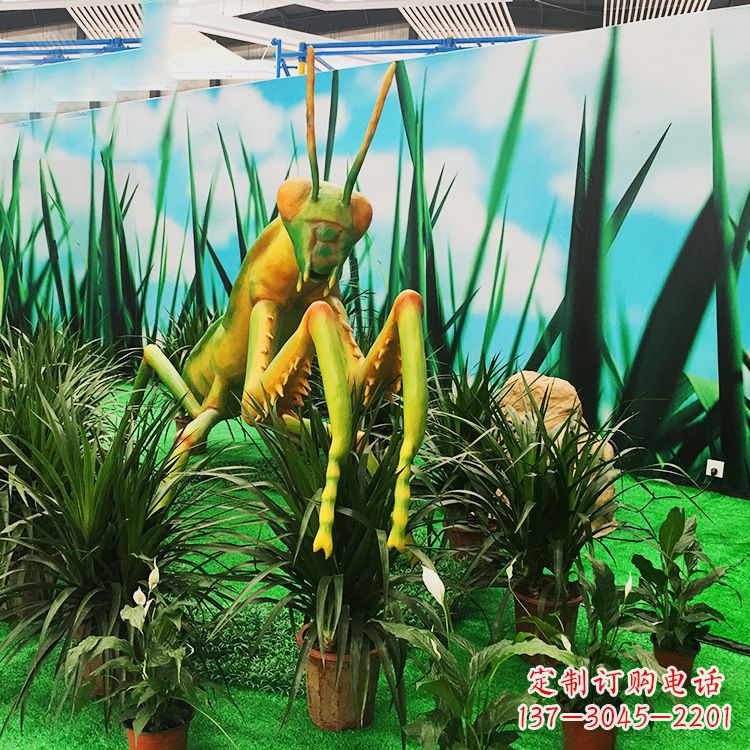 湖南优雅螳螂玻璃钢雕塑