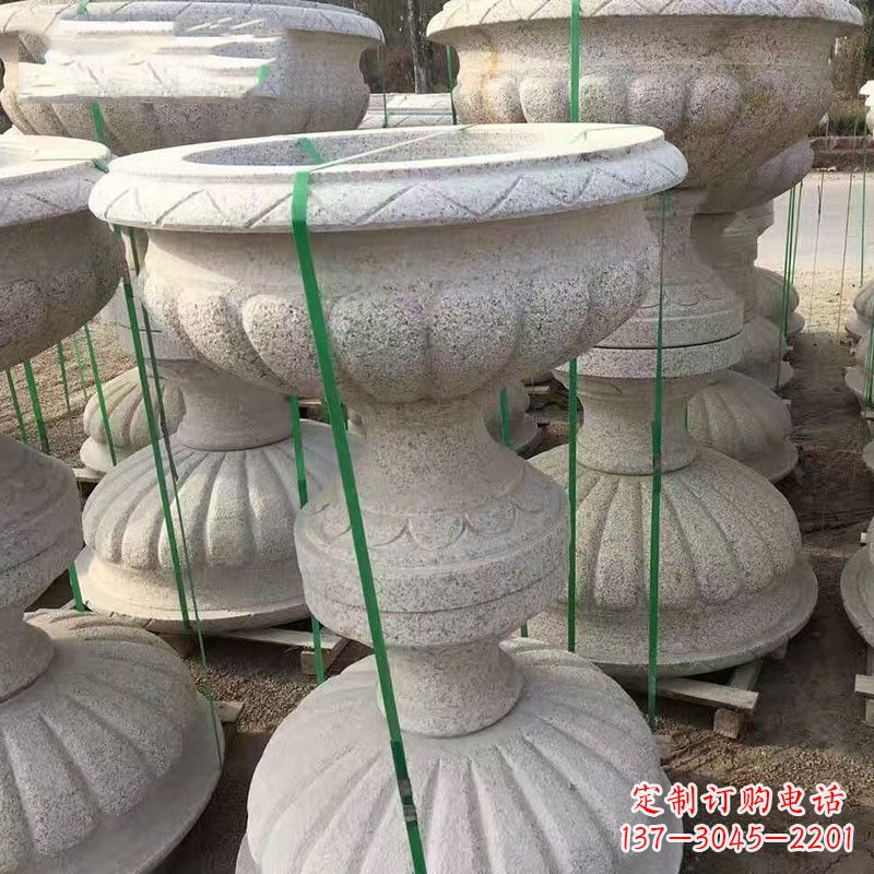 湖南高墩砂岩石雕刻花盆精致技艺打造传统文化风韵