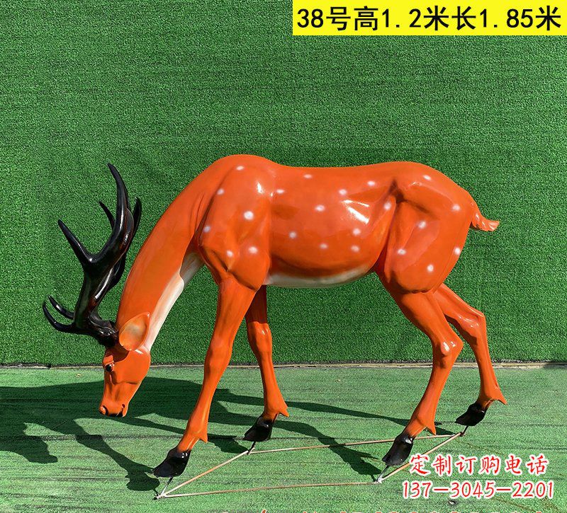 湖南公园玻璃钢梅花鹿雕塑