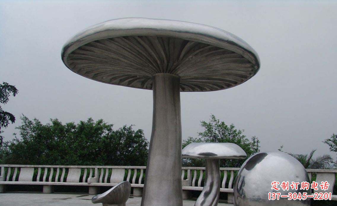 湖南公园不锈钢仿真蘑菇凉亭雕塑