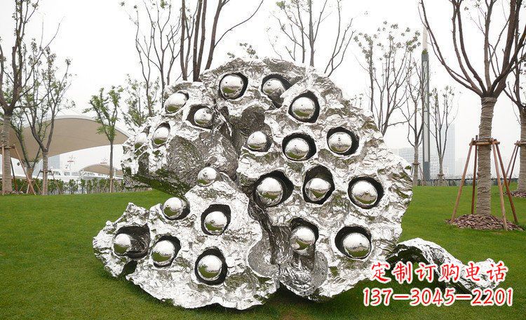 湖南不锈钢莲蓬雕塑浓缩东方文化的美感