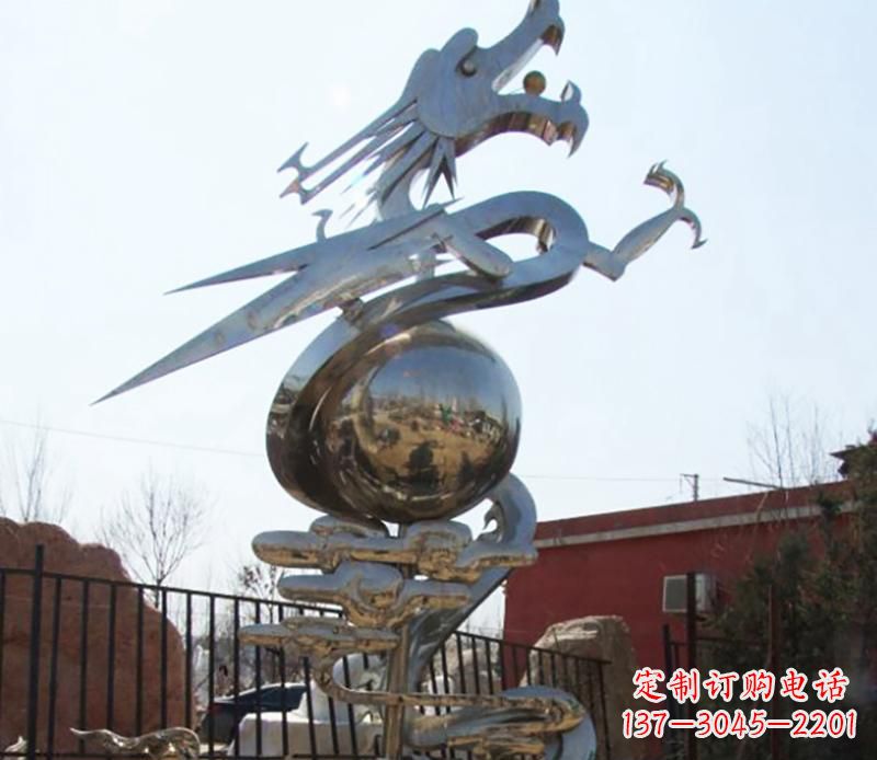 湖南传统与现代完美结合的青铜龙雕塑