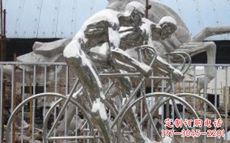 湖南公园不锈钢骑自行车人物景观雕塑