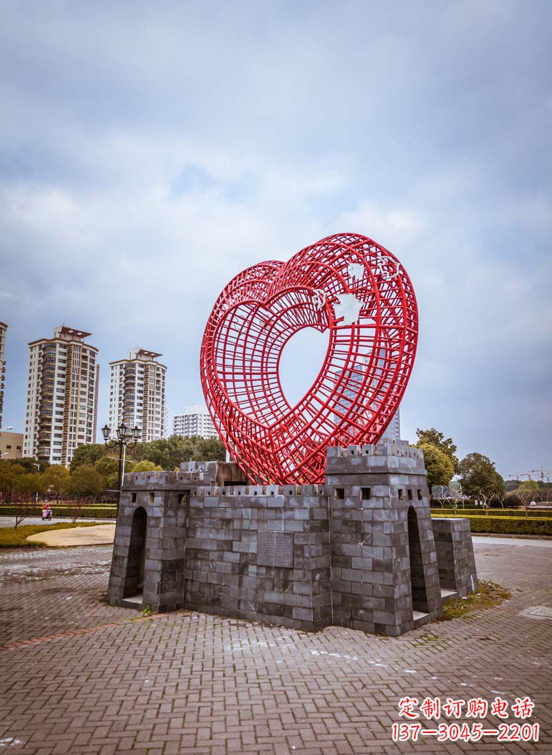 湖南公园不锈钢心形和和平鸽雕塑