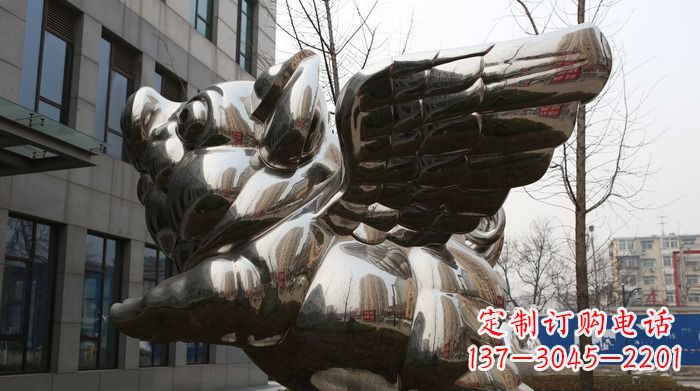 湖南精美不锈钢大翅膀猪景观雕塑